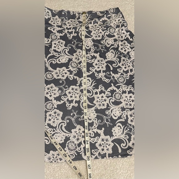 Ashley Blue Women’s Knee Length Skirt Size Large - Picture 10 of 10